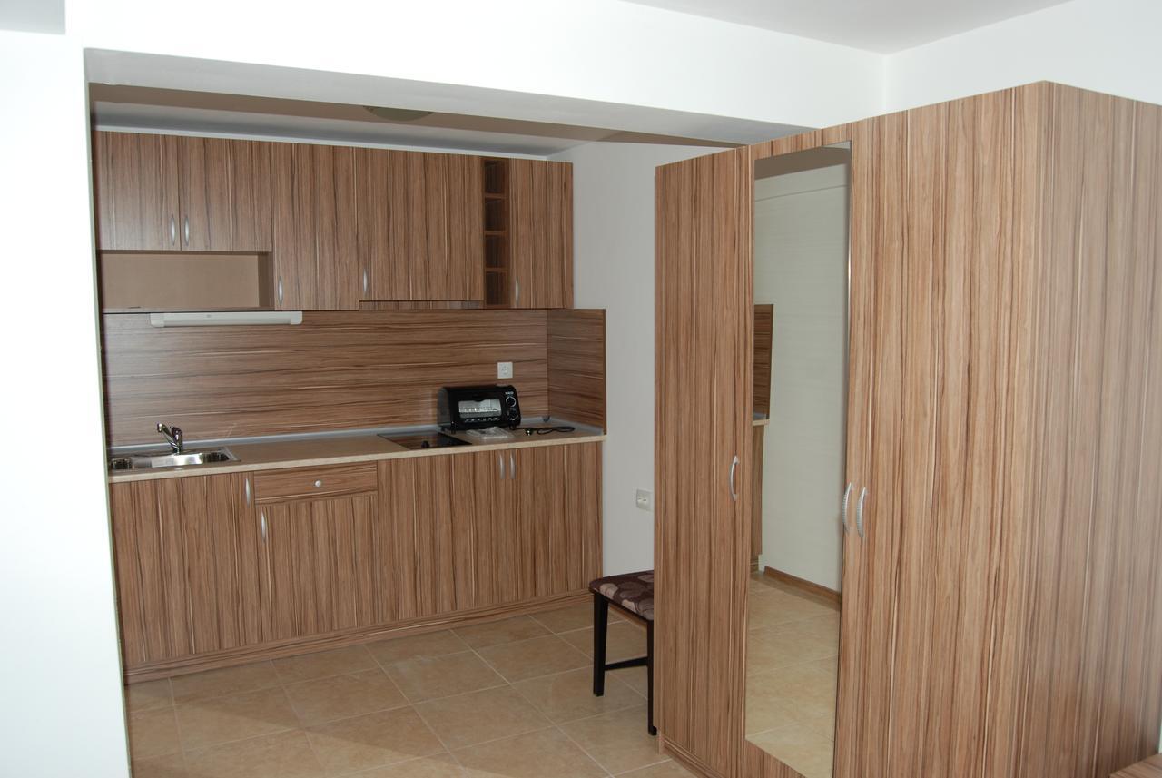 Vidima Apartment Hotel Aprilci Szoba fotó